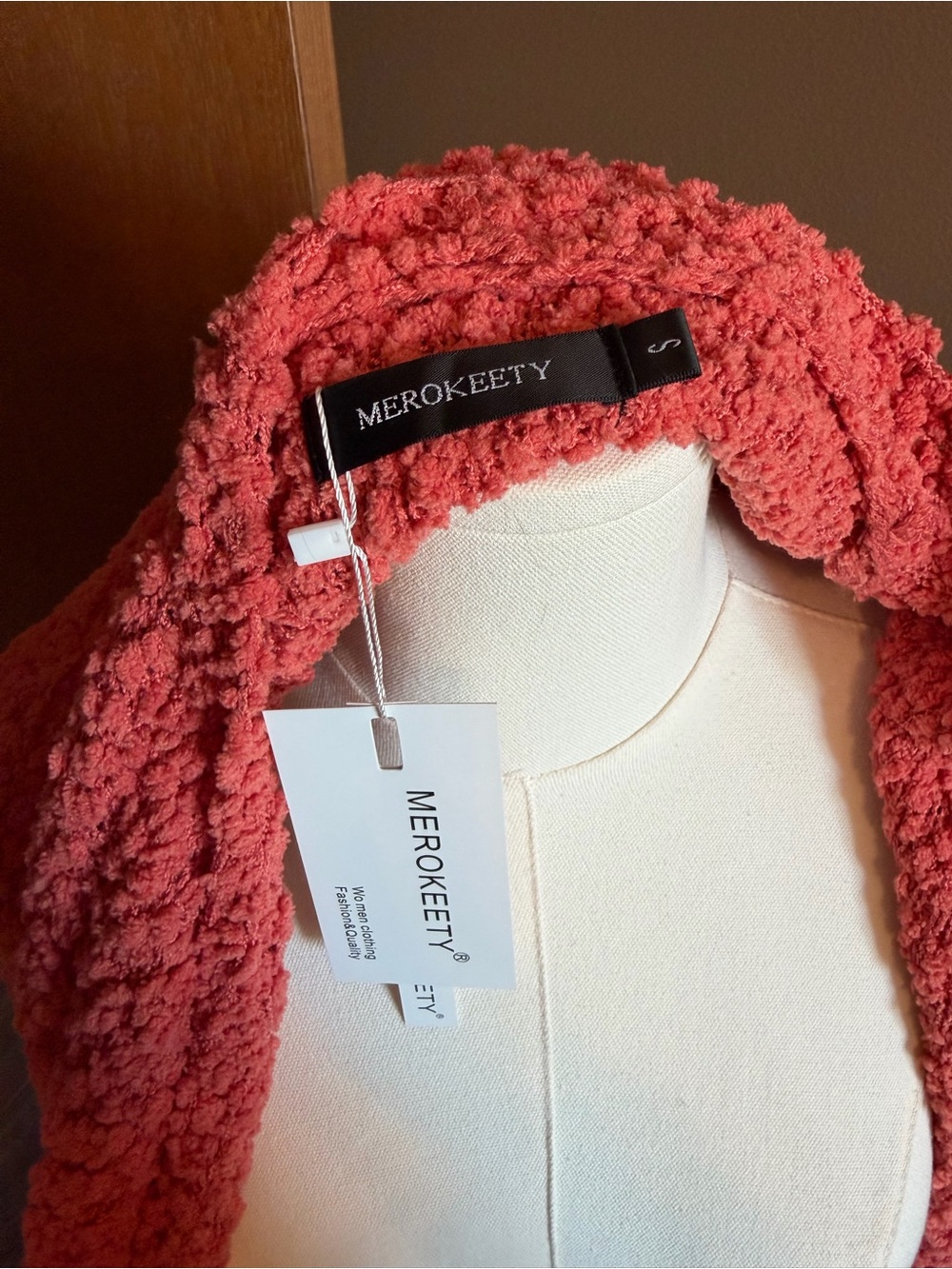 Open-Front Coral Bouclé Cardigan with Front Pockets - Picture 4 of 4